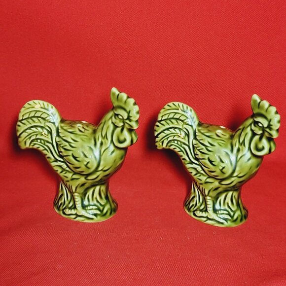 Vintage Green Rooster Salt and Pepper Shakers - Picture 6 of 11